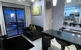 Apartamento Completo Business Comfort Home Office,Ar condicionado Quente e Frio, Estação de Trabalho, perto dos principais locais de eventos da zona sul, WiFi 500MB